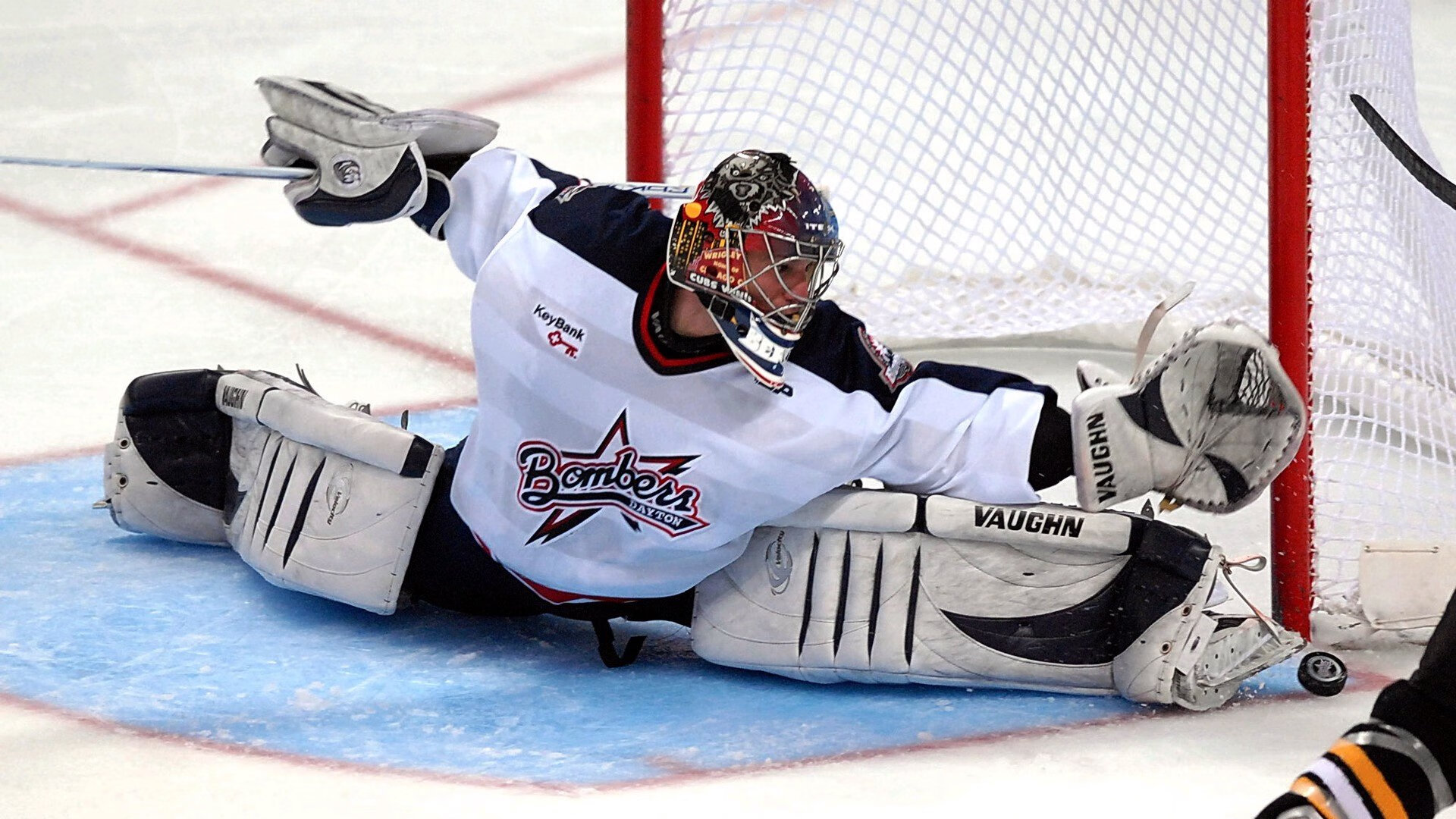 爱游戏体育平台-夺冠“秘籍”揭秘：那些战术背后的秘密武器，夺冠方略