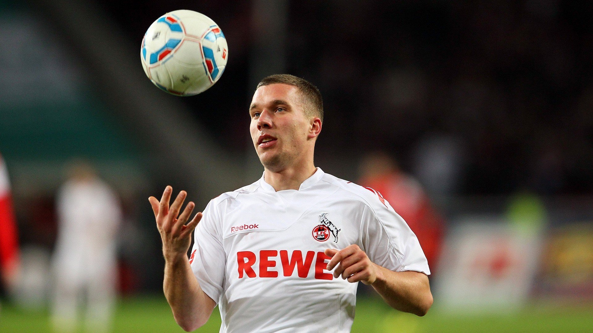 欧冠军杯：传承百年的足球荣耀，欧冠冠军杯2021