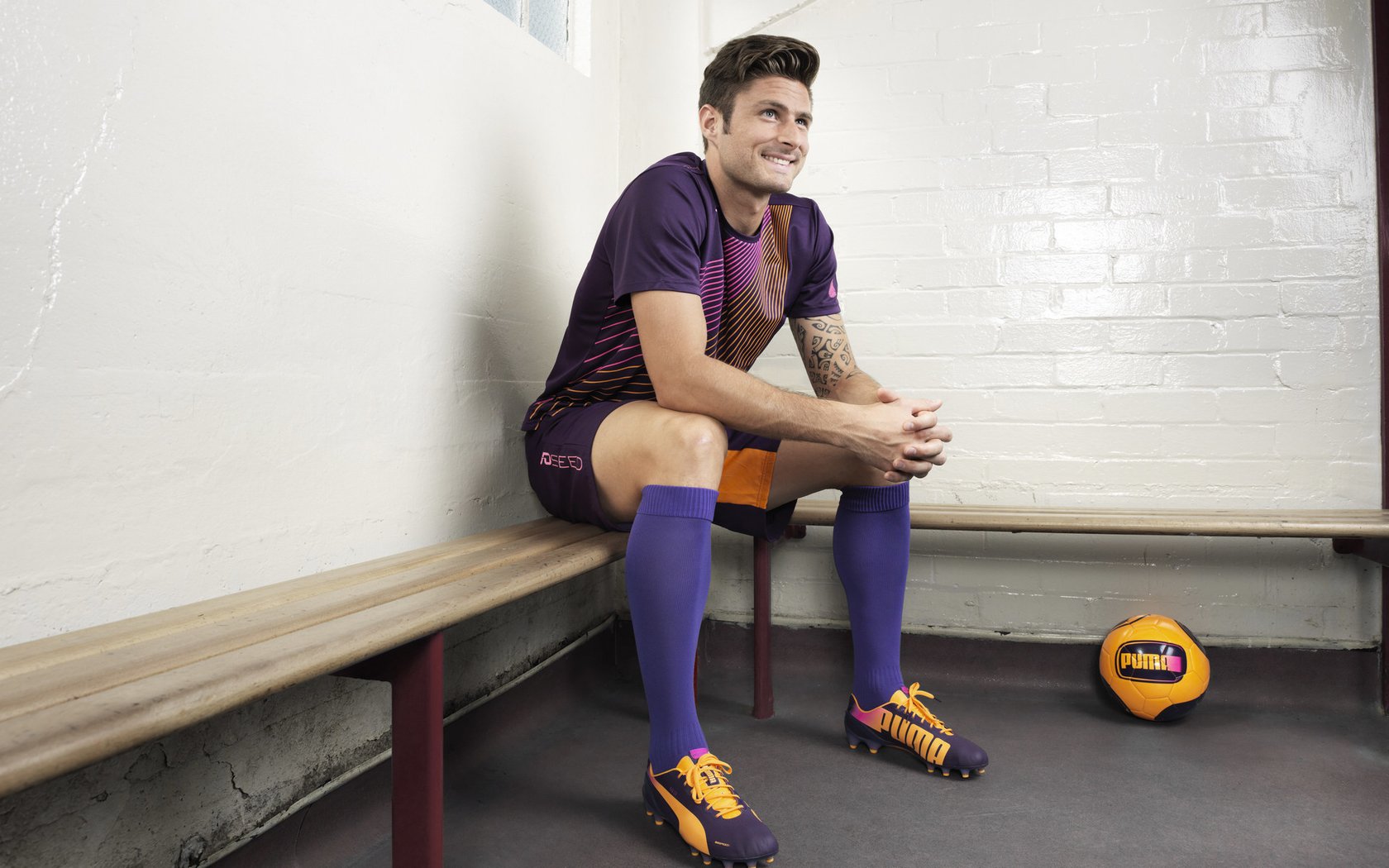 爱游戏体育官方入口-足球训练中广泛使用可穿戴设备，足球训练穿什么